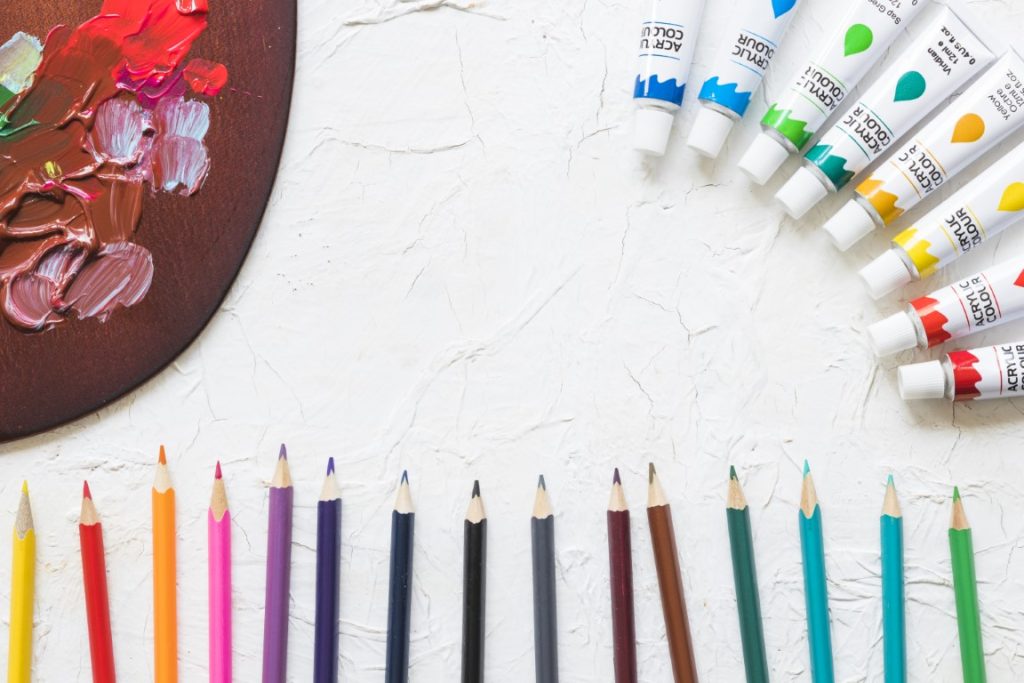 combinar lápices de acuarela y tinta