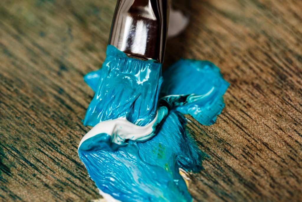 ¿Cómo se utilizan las capas en la pintura acrílica